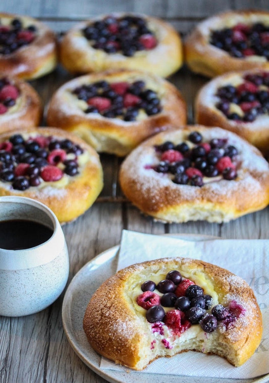 School bread w/berries